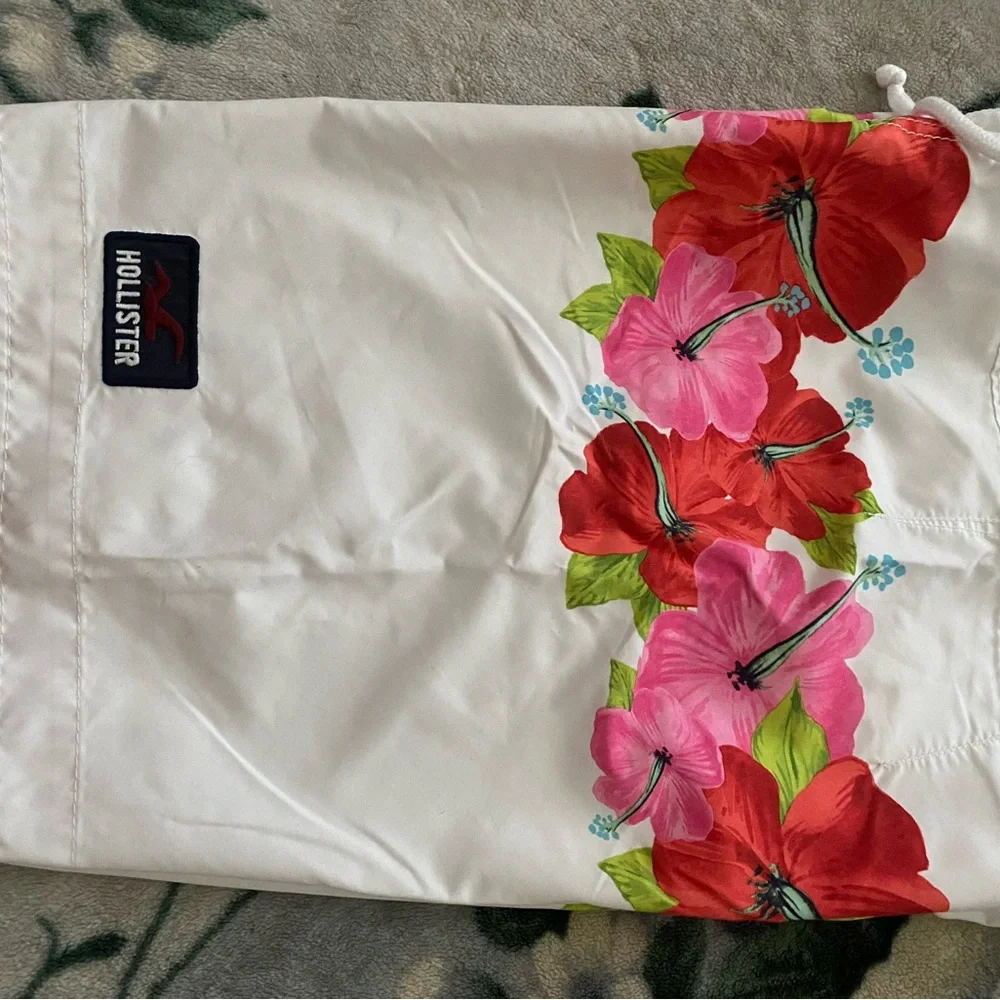 Hollister Swimming Shorts - Picture 5 of 6